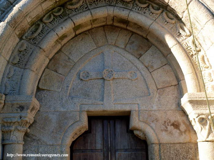 DETALLES DE LA PORTADA NORTE